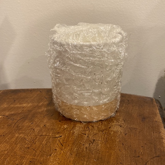 Botanica Speckled Ceramic Candle - Picture 5 of 5